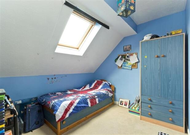 BEDROOM 2