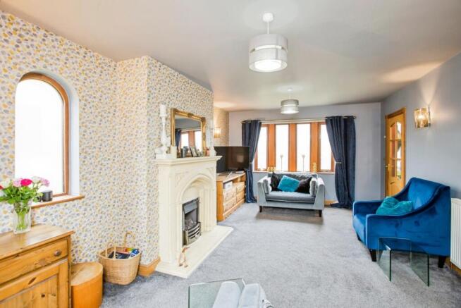 4 bed Detached for sale Image 4