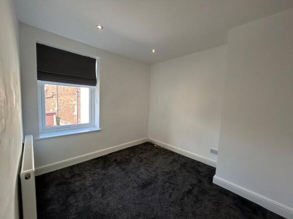 2 bed Terraced to rent Image 10