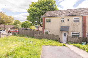 19, Turner Avenue North, Illingworth, Halifax HX2 8LF