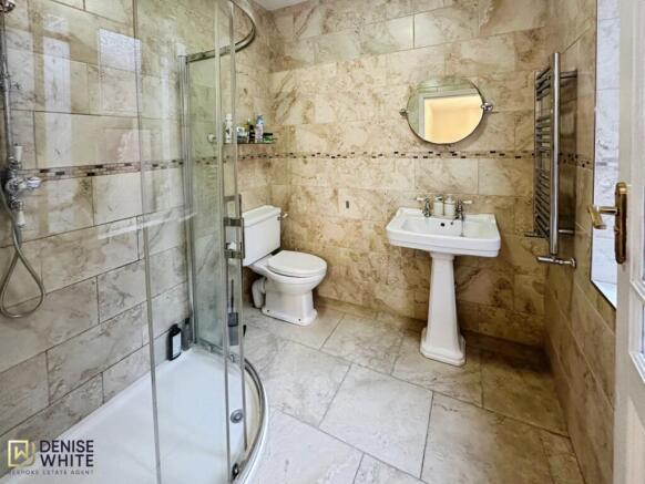Ensuite