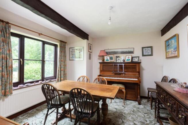 4 bed Detached for sale Image 7