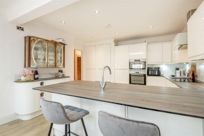 8572549-interior03.jpg