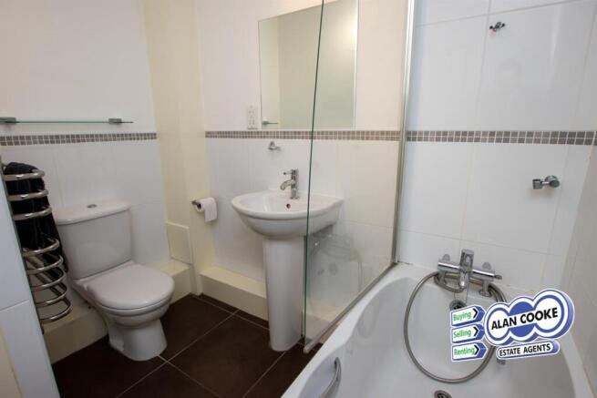 2 bed Flat to rent Image 4