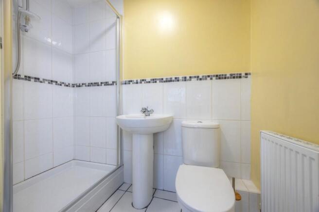 2 bed Ground Flat for sale Image 10