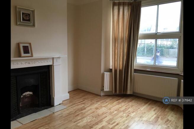 Ground Floor Sitting Room / Bedroom 