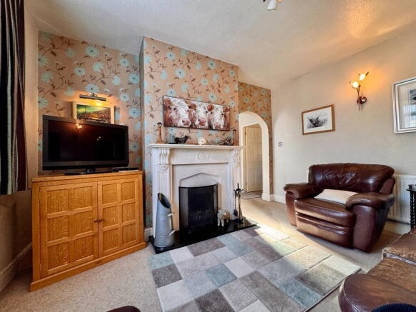 3 bed Semi-Detached for sale Image 4