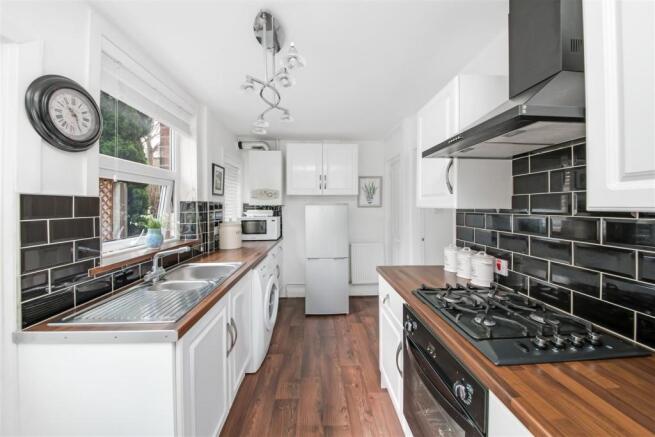 OPEN PLAN DINING/KITCHEN