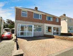 32, Courtland Crescent, Plymouth PL7 4HJ