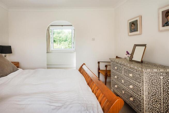 house. estate agent Dunsfold bedroom