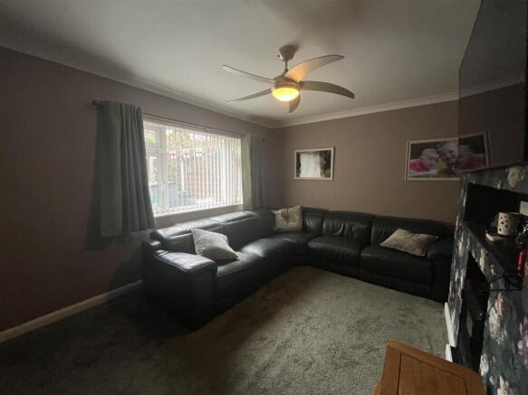 4 bed Semi-Detached for sale Image 9