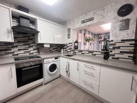 5 - Kitchen