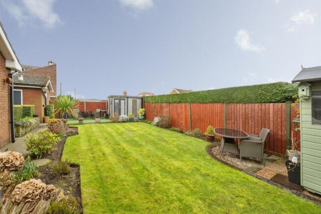 2 bed Detached Bungalow for sale Image 4