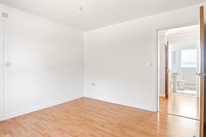 2 bed Flat for sale Image 11