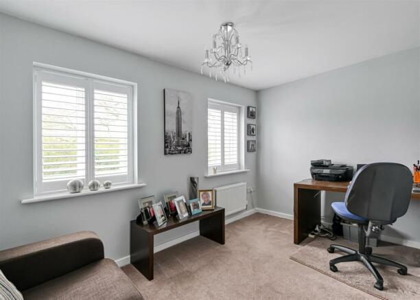 71 Rastrick Close-09.jpg