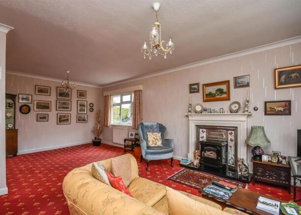 10 Crockington Close-20.jpg