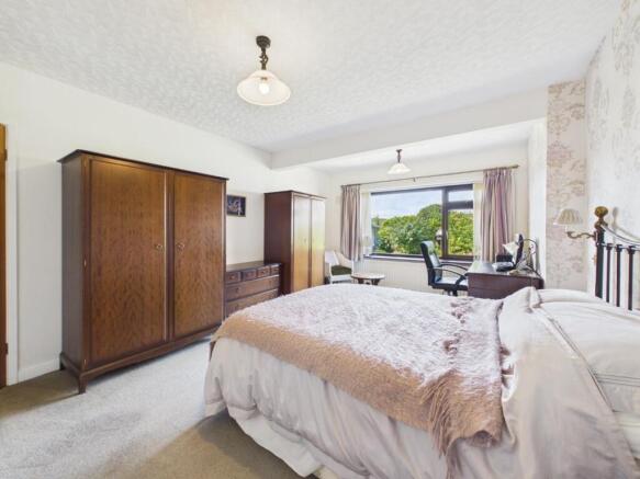 3 bed Semi-Detached Bungalow for sale Image 6