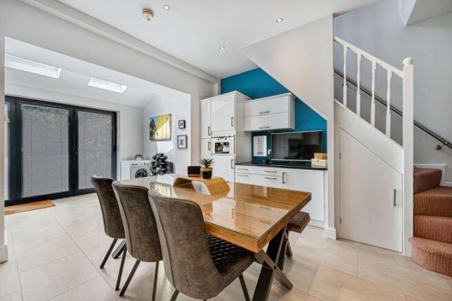 Kitchen/ Dining Room