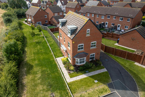 Coltsfoot Close, Off Meadow Way, Tamworth, B79