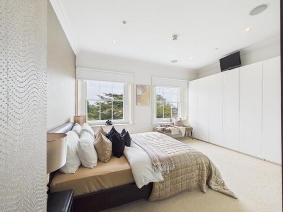 2 bed Apartment for sale Image 6