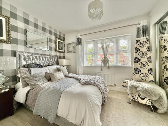 4 bed Detached for sale Image 11