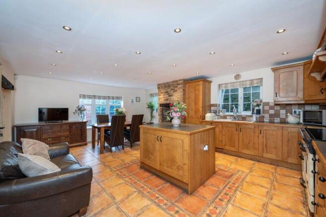 Living dining kitchen