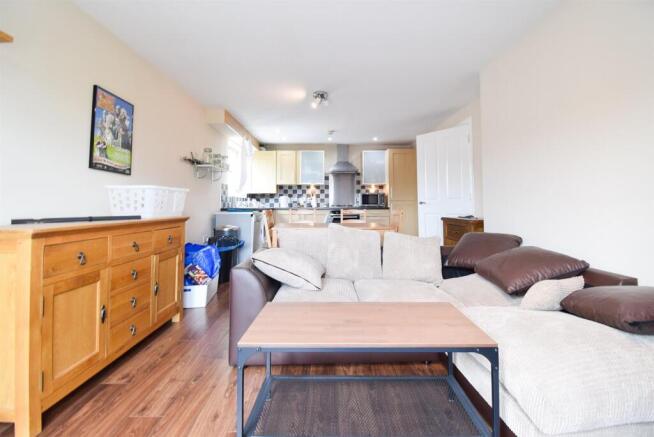 2 bed Flat to rent Image 4