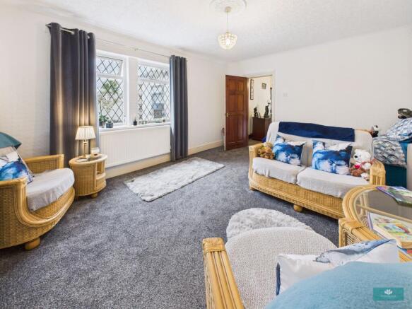 6 bed Semi-Detached for sale Image 6