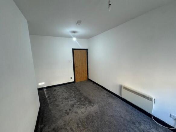 1 bed Apartment to rent Image 6