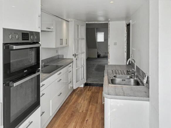 110 New Road, Great Wakering, Southend-on-sea, Essex, SS3 photo 4