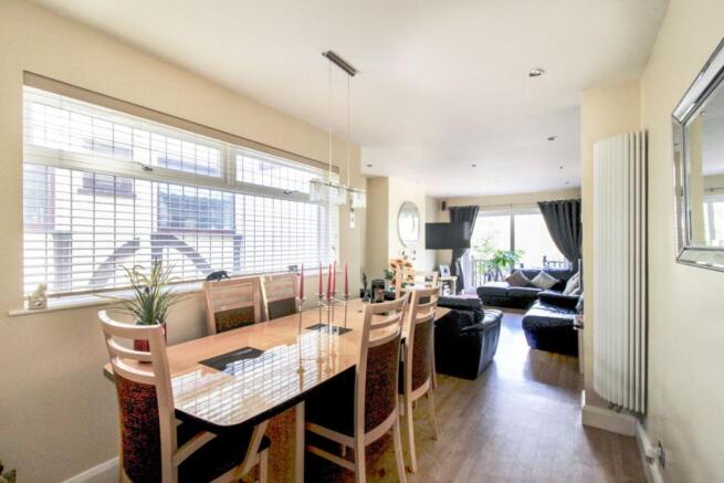 Lounge/Dining Room