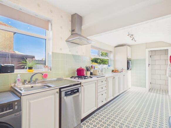 3 bed Semi-Detached for sale Image 4