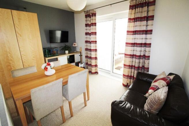 Dining room/bedroom