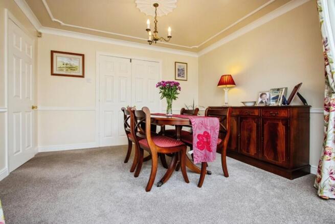 4 bed Detached for sale Image 12