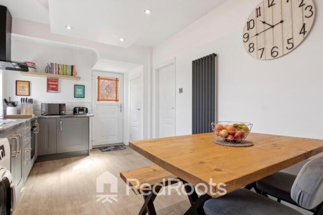 3 bed Semi-Detached for sale Image 4