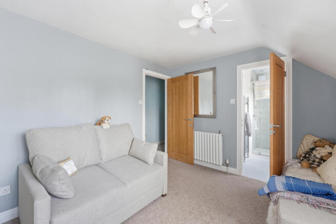 3 bed Detached for sale Image 8