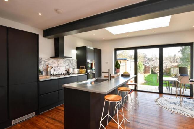 Kitchen/ Dining Area