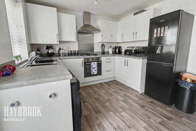 3 bed Semi-Detached for sale Image 5