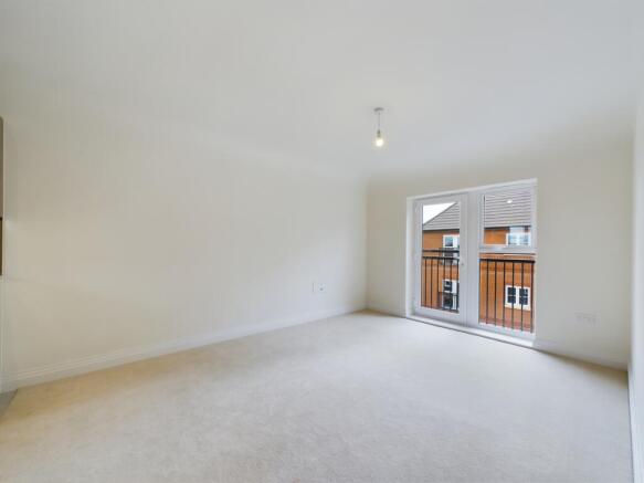 CAM02136G0-PR0053-STILL007