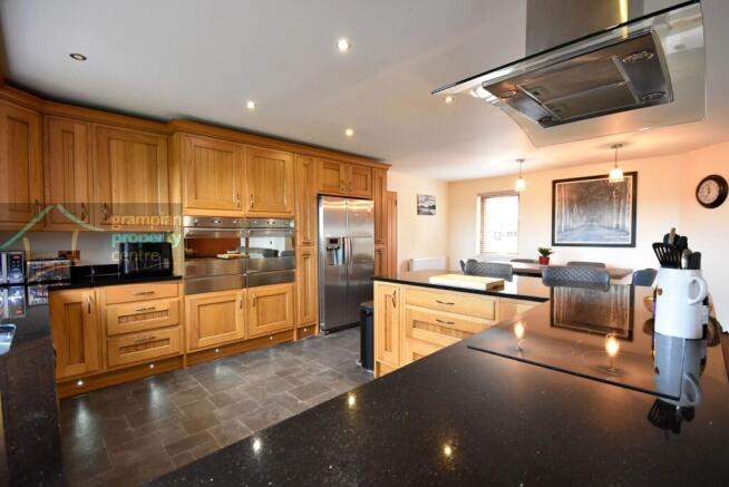 kitchen 2 .JPG