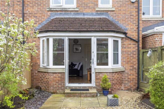3 bed Terraced for sale Image 5
