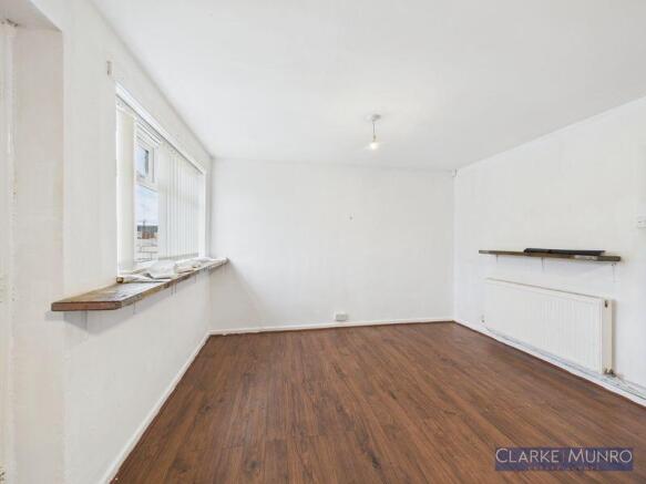 3 bed Terraced to rent Image 3