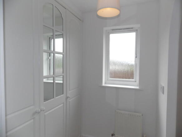 M/Bed Dressing Area