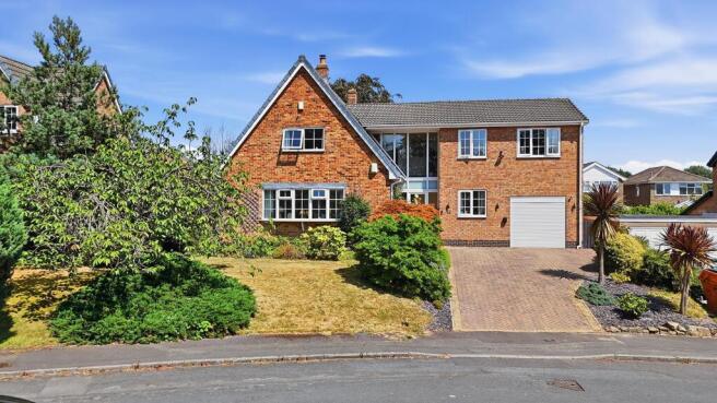 4 bed Detached for sale in mirfield