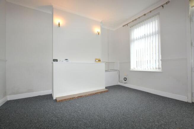 3 bed Terraced to rent Image 4