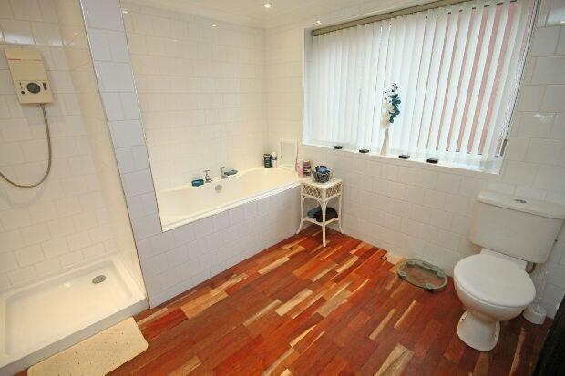 Bathroom/Wc