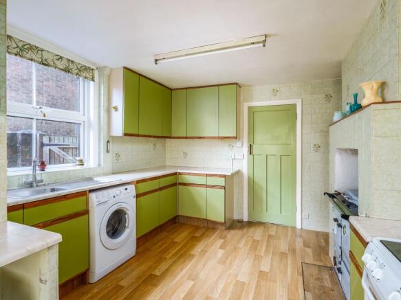 Kitchen (view a)