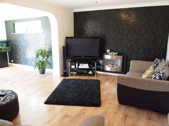 Lounge/Dining Room