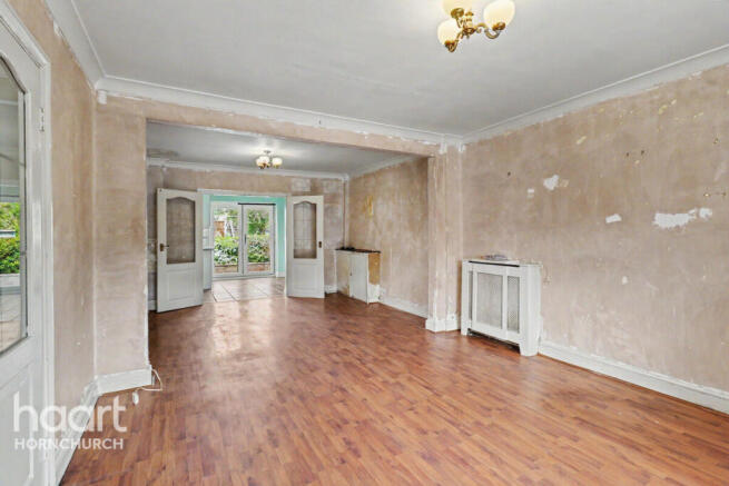 Ambleside Avenue, Hornchurch photo 4