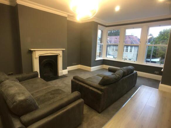 Lounge pic 2.jpg